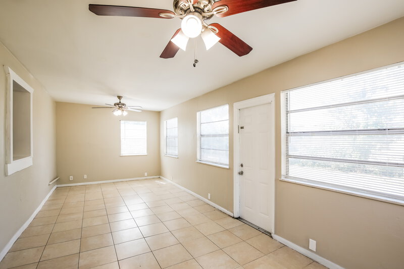 3,110/Mo, 841 NE 51st Court Deerfield Beach, FL 33064 Family Room View 2