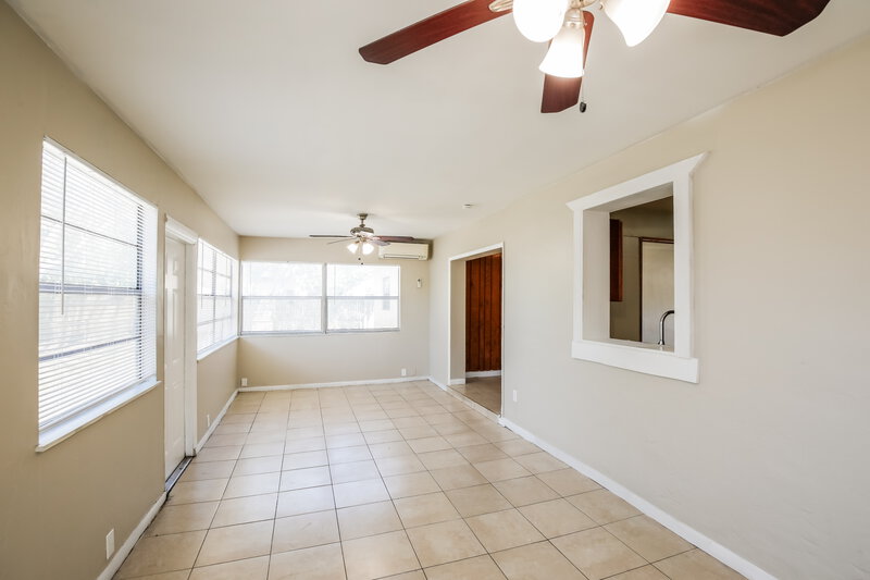 3,110/Mo, 841 NE 51st Court Deerfield Beach, FL 33064 Family Room View 3