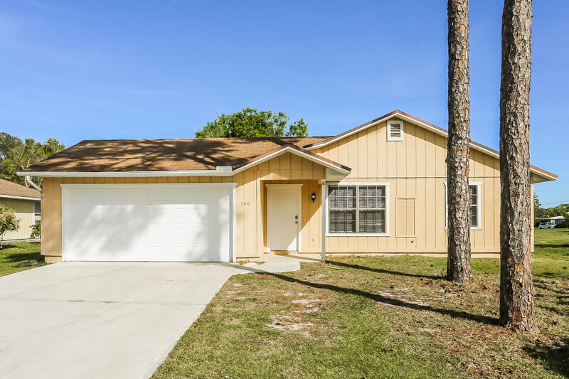 2,335/Mo, 360 Melton Drive Fort Pierce, FL 34982 Front View