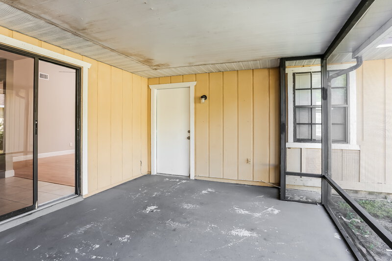 2,335/Mo, 360 Melton Drive Fort Pierce, FL 34982 Sun Room View