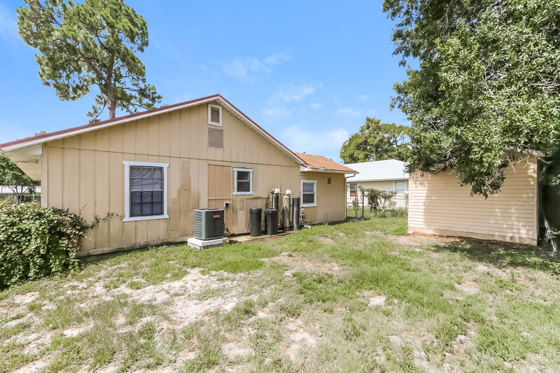 2,150/Mo, 360 Melton Drive Fort Pierce, FL 34982 Rear View 2