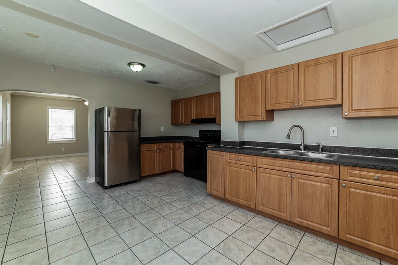 1,765/Mo, 831 N C Street Lake Worth Beach, FL 33460 Kitchen View