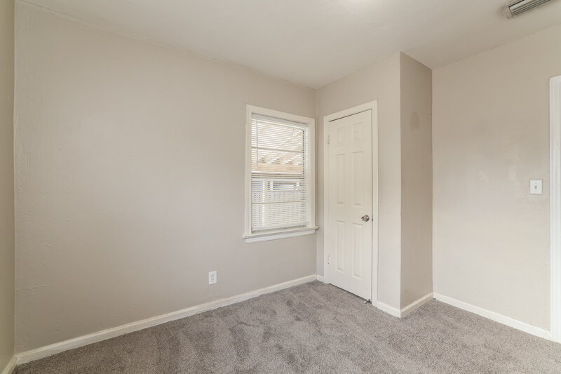 1,765/Mo, 831 N C Street Lake Worth Beach, FL 33460 Bedroom View 2