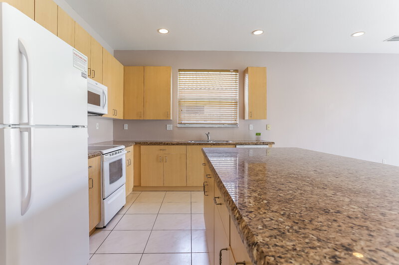 2,920/Mo, 23923 SW 108th Ct Homestead, FL 33032 Kitchen View 2