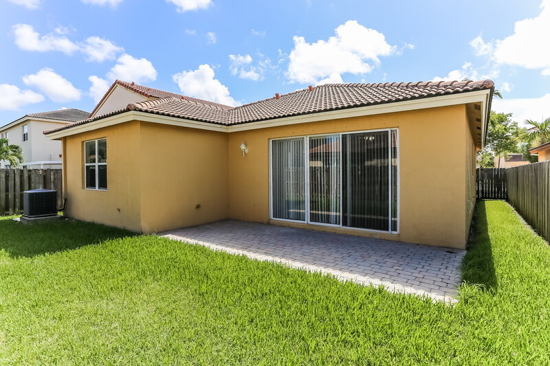 2,920/Mo, 23923 SW 108th Ct Homestead, FL 33032 Rear View