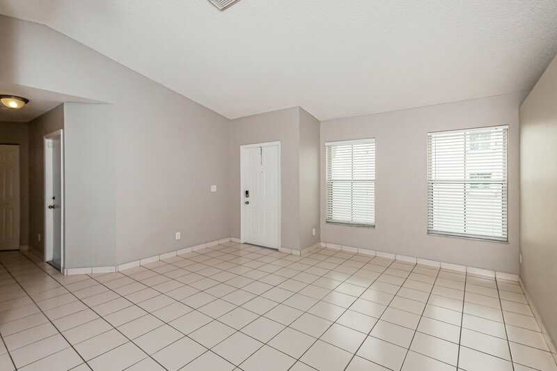 2,895/Mo, 7507 NW 3rd Ct Plantation, FL 33317 Living Room View 3