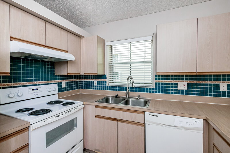 2,895/Mo, 7507 NW 3rd Ct Plantation, FL 33317 Kitchen View