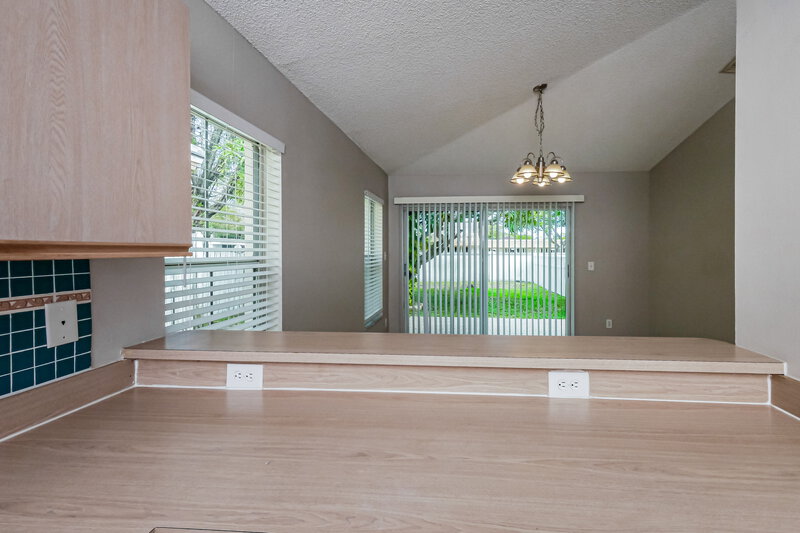 2,895/Mo, 7507 NW 3rd Ct Plantation, FL 33317 Kitchen View 2