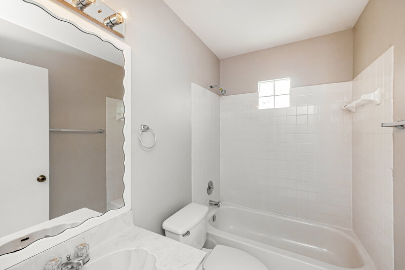 2,895/Mo, 7507 NW 3rd Ct Plantation, FL 33317 Bathroom View
