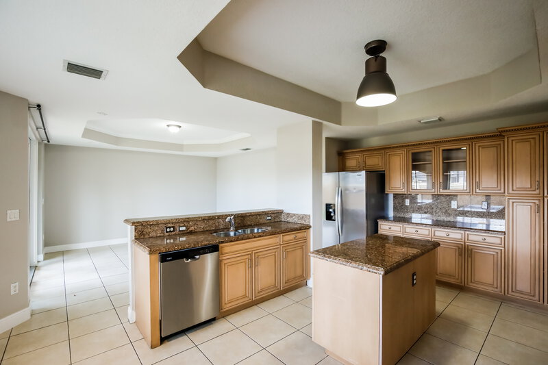4,860/Mo, 2801 SW 152nd Ct Miami, FL 33185 Kitchen View 3