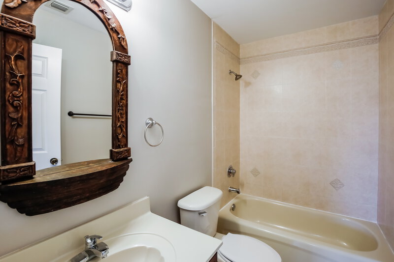 4,860/Mo, 2801 SW 152nd Ct Miami, FL 33185 Bathroom View 2