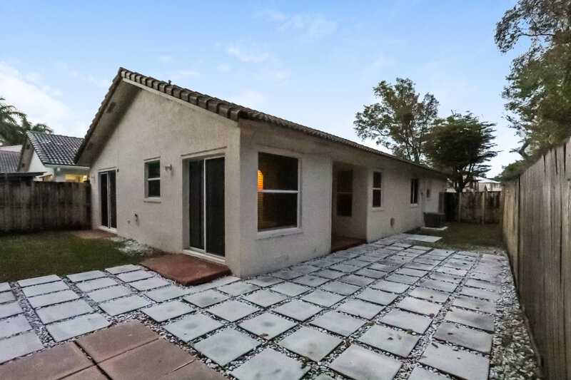 4,020/Mo, 14982 SW 143rd Ter Miami, FL 33196 Misc View 12