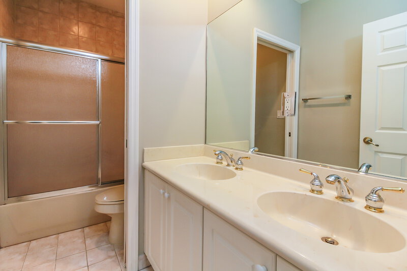 3,770/Mo, 5773 NW 122nd Way Coral Springs, FL 33076 Bathroom View