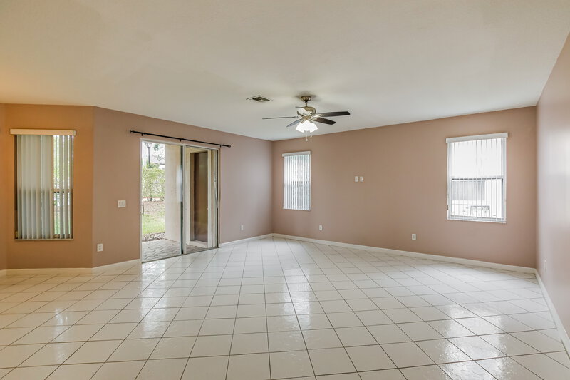 4,835/Mo, 16209 SW 49th Ct Miramar, FL 33027 Living Room View 3