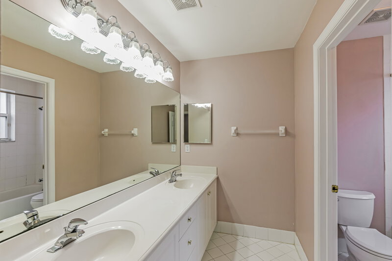 4,835/Mo, 16209 SW 49th Ct Miramar, FL 33027 Main Bathroom View
