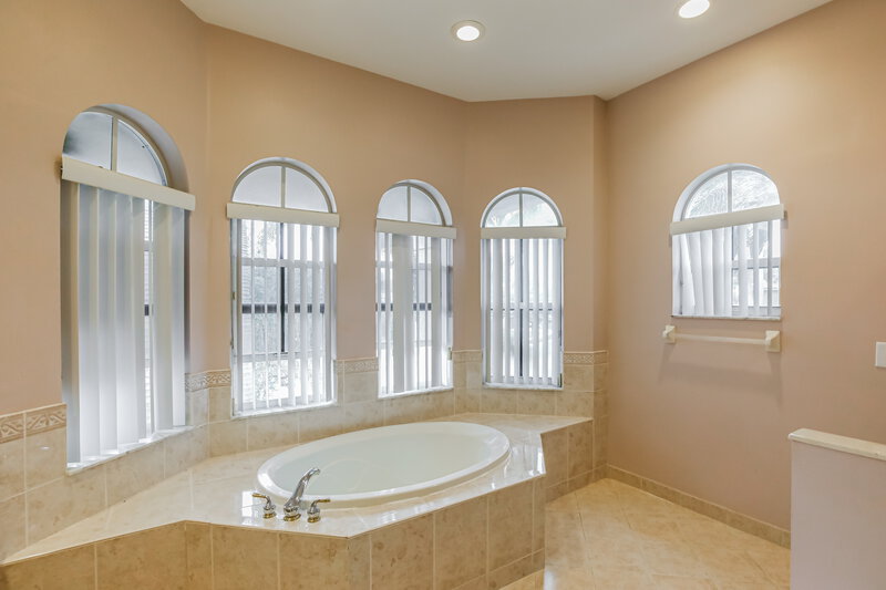 4,835/Mo, 16209 SW 49th Ct Miramar, FL 33027 Main Bathroom View 2