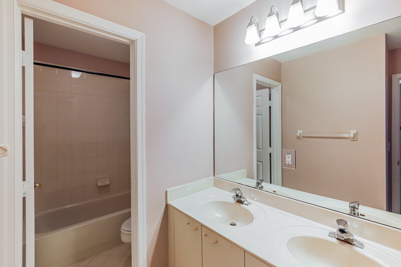 4,835/Mo, 16209 SW 49th Ct Miramar, FL 33027 Bathroom View