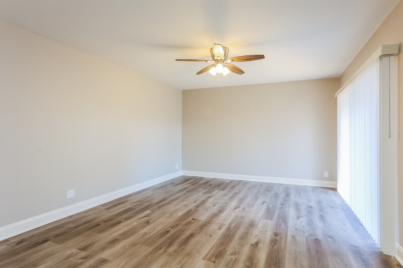 0/Mo, 7600 Courtyard Run W Boca Raton, FL 33433 Living Room View