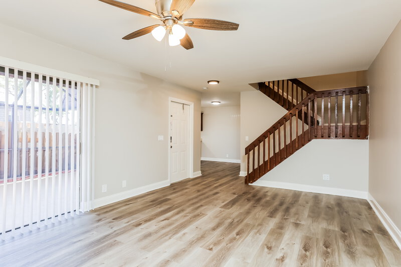 0/Mo, 7600 Courtyard Run W Boca Raton, FL 33433 Living Room View 3