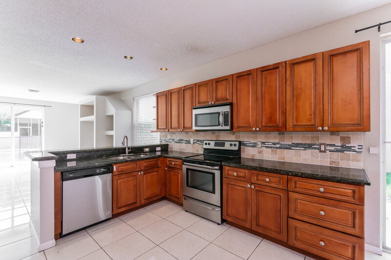 4,285/Mo, 4729 NW 115th Ave Coral Springs, FL 33076 Kitchen View 2