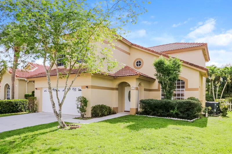4,080/Mo, 7678 Oakboro Dr Lake Worth, FL 33467 Front View 2