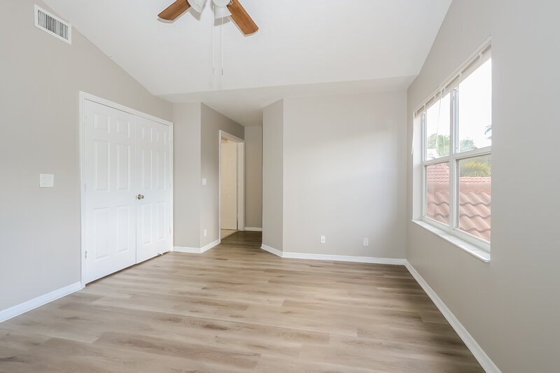 4,080/Mo, 7678 Oakboro Dr Lake Worth, FL 33467 Main Bedroom View 2