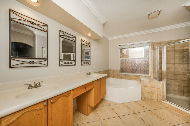 3,045/Mo, 5293 Sancerre Cir Lake Worth, FL 33463 Main Bathroom View
