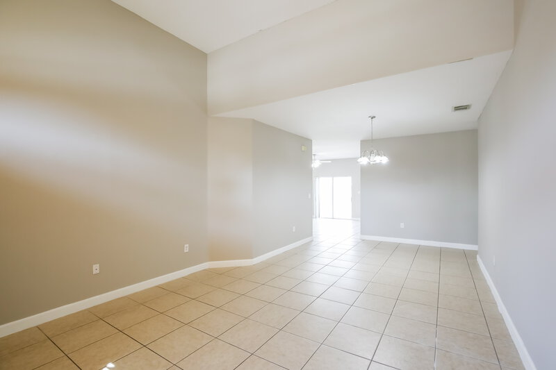 0/Mo, 1241 NE 41st Pl Homestead, FL 33033 Living Room View