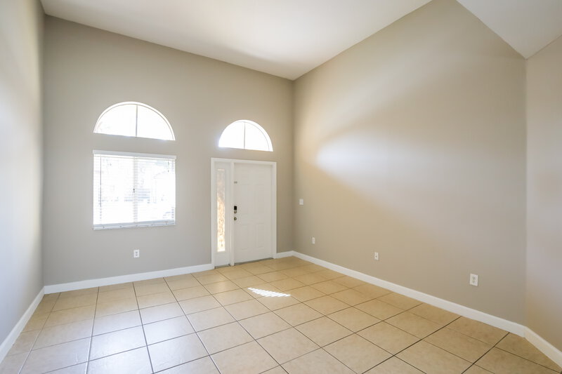 0/Mo, 1241 NE 41st Pl Homestead, FL 33033 Living Room View 2