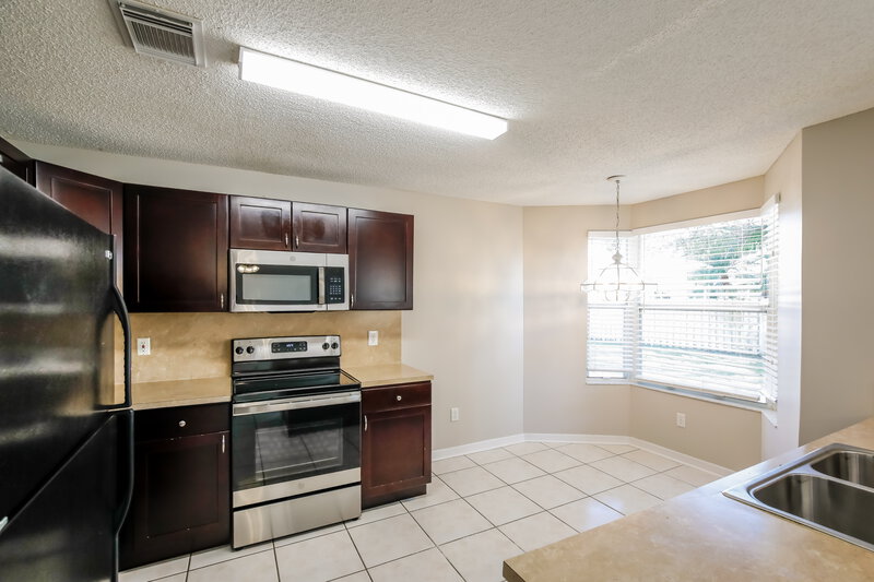 3,370/Mo, 333 SW 195th Ave Pembroke Pines, FL 33029 Kitchen View