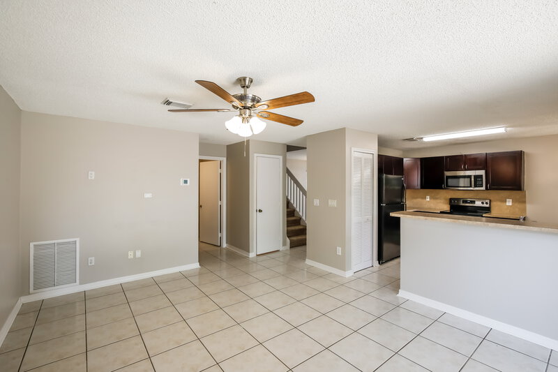 3,370/Mo, 333 SW 195th Ave Pembroke Pines, FL 33029 Family Room View 2