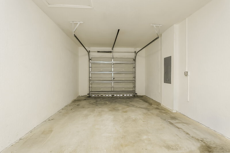 2,635/Mo, 6168 Whalton St West Palm Beach, FL 33411 Garage View