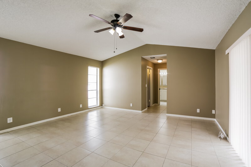 4,366/Mo, 1560 NW 99th Ave Plantation, FL 33322 Main Bedroom View