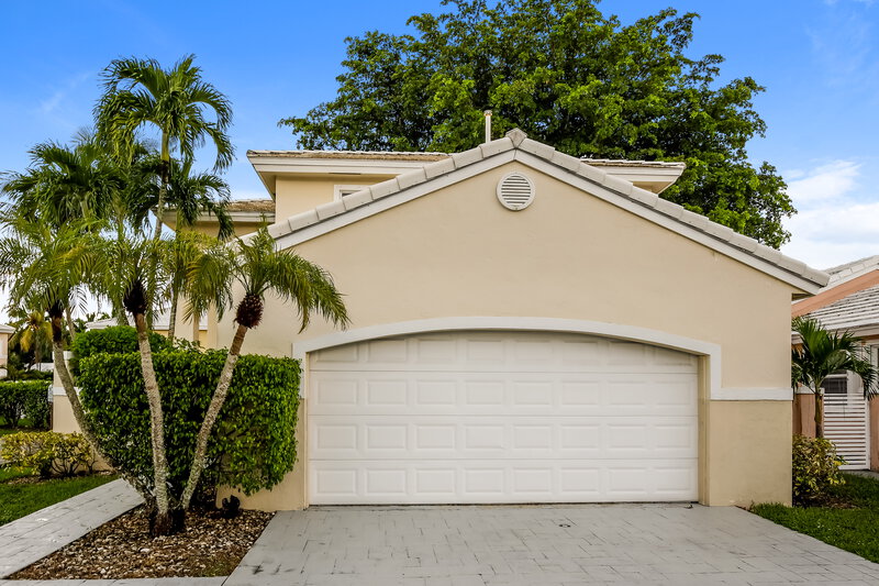 3,165/Mo, 15465 SW 49th St Miami, FL 33185 External View