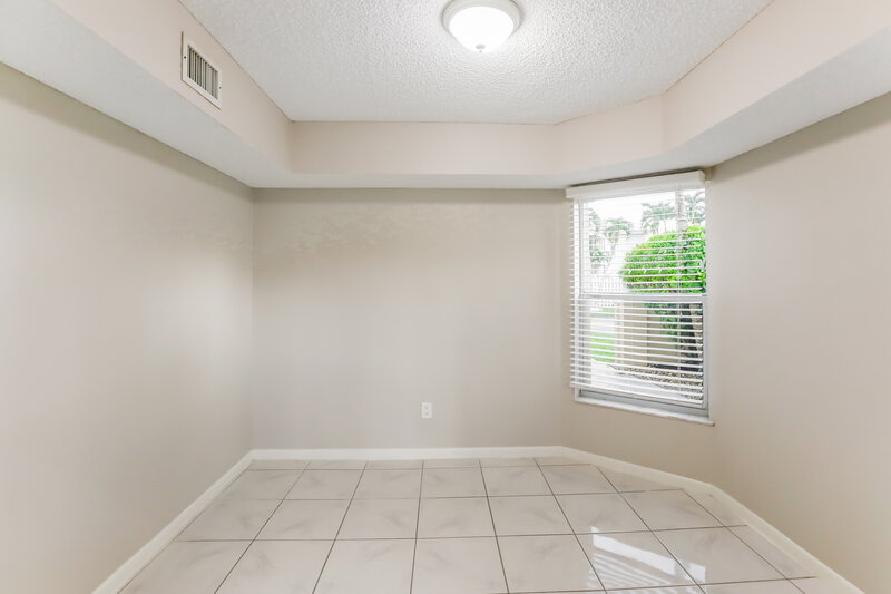 3,165/Mo, 15465 SW 49th St Miami, FL 33185 Dining Room View