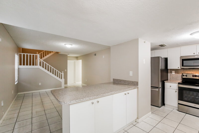 3,165/Mo, 15465 SW 49th St Miami, FL 33185 Kitchen View