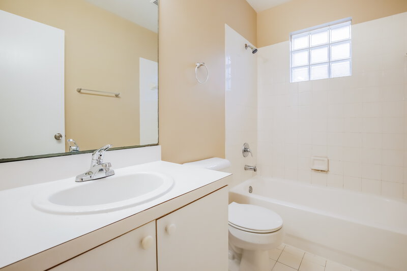 3,045/Mo, 11165 NW 34th Ct Coral Springs, FL 33065 Bathroom View