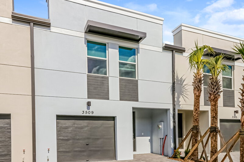 2,555/Mo, 3509 Joshua Tree St Palm Springs, FL 33461 Front View