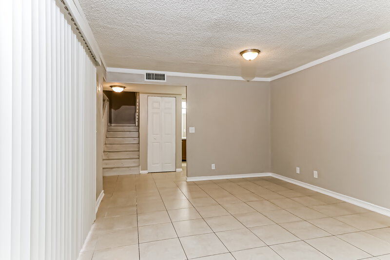 2,555/Mo, 3509 Joshua Tree St Palm Springs, FL 33461 Living Room View