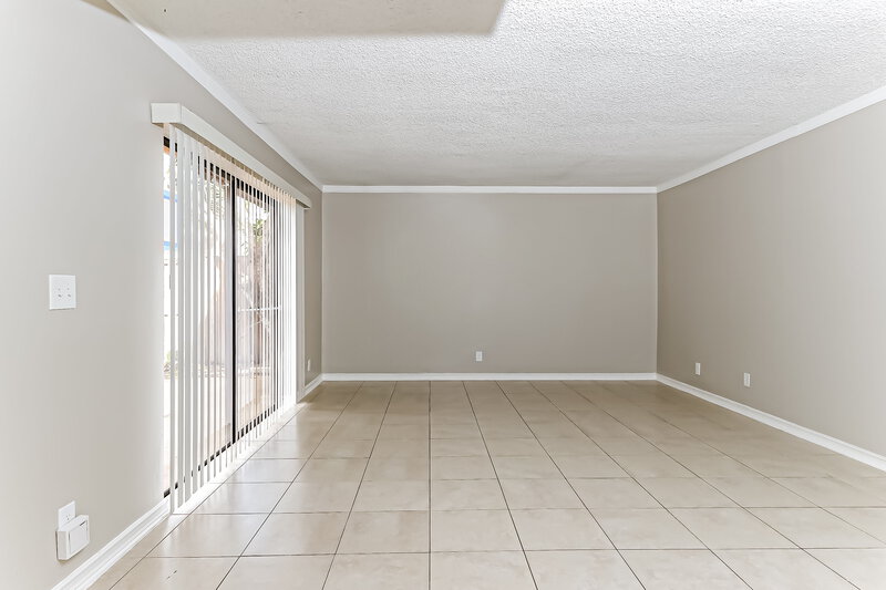 2,555/Mo, 3509 Joshua Tree St Palm Springs, FL 33461 Living Room View 2