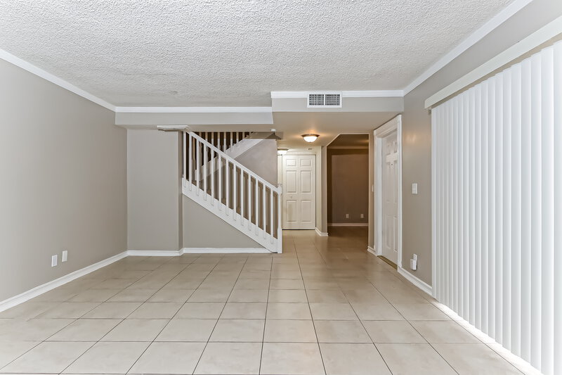 2,555/Mo, 3509 Joshua Tree St Palm Springs, FL 33461 Living Room View 3