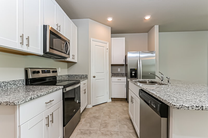 2,555/Mo, 3509 Joshua Tree St Palm Springs, FL 33461 Kitchen View