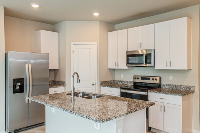 2,565/Mo, 3510 Joshua Tree St Palm Springs, FL 33461 Kitchen View