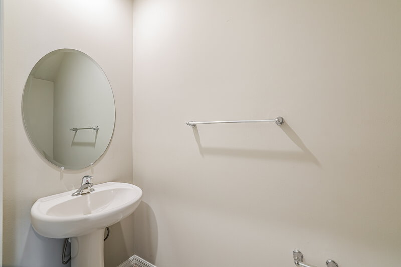2,565/Mo, 3510 Joshua Tree St Palm Springs, FL 33461 Powder Room View
