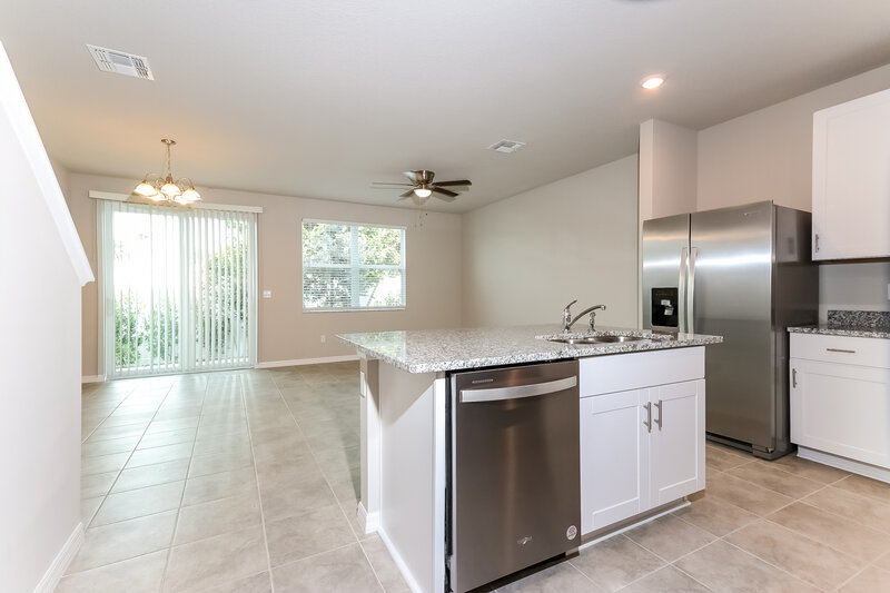 2,795/Mo, 3513 Joshua Tree St Palm Springs, FL 33461 Kitchen View