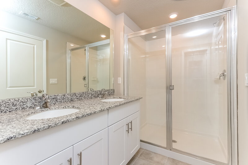2,795/Mo, 3513 Joshua Tree St Palm Springs, FL 33461 Main Bathroom View