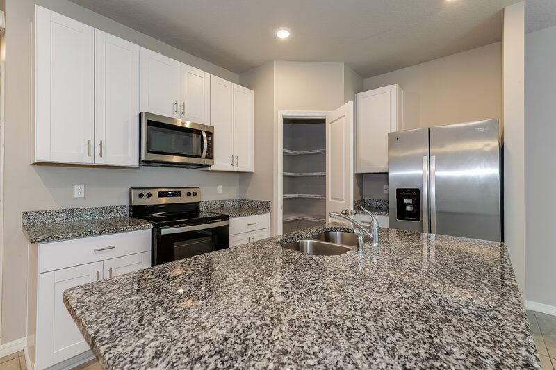 2,575/Mo, 3533 Joshua Tree St Palm Springs, FL 33461 Kitchen View