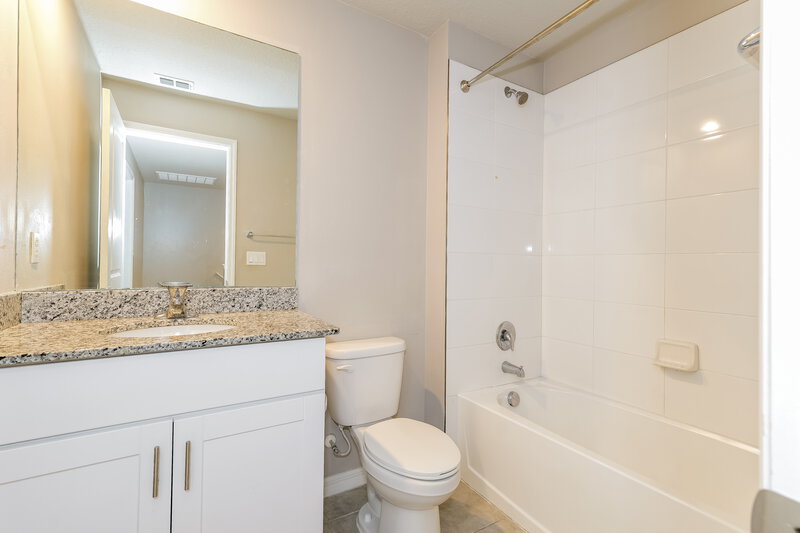 2,575/Mo, 3533 Joshua Tree St Palm Springs, FL 33461 Bathroom View