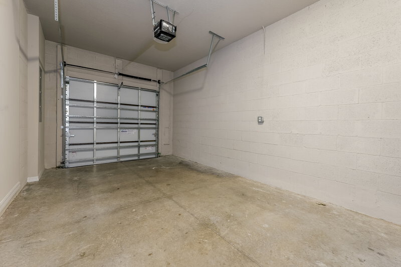 2,575/Mo, 3533 Joshua Tree St Palm Springs, FL 33461 Garage View