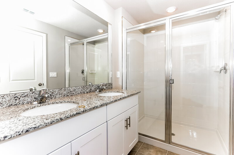 2,870/Mo, 3537 Joshua Tree St Palm Springs, FL 33461 Main Bathroom View 2